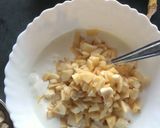 A picture of step 2 of Instant fruit cream.