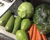 Foto del paso 2 de la receta: Caldo de chamorros con verduras
