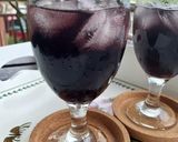 Gambar langkah 3 resipi Blackcurrant Soda.