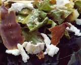 Foto del paso 10 de la receta: Ensalada con crujiente de jamón serrano y queso
