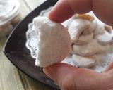 Foto langkah ke 2 dari resep Resep putri salju keju - kue kering lebaran 2019.