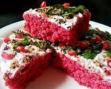 रेड वेलवेट रवा ढोकला (red velvet rava dhokla recipe in Hindi) रेसिपी चरण 10 फोटो