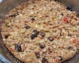 Foto del paso 9 de la receta: Pastel de papa con relleno de carne - con cebolla, morrón, aceituna, huevo duro y pasas de uva