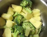 A picture of step 1 of Broccoli Soup.