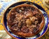 Une image de l'étape 8 de Tarte renversée aux pêches de vigne et amandes.