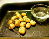 Foto del paso 2 de la receta: Patatas asadas al romero