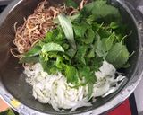 Hình bước làm 4 của món Gỏi vịt bắp cải & cháo vịt