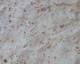 Foto del paso 4 de la receta: Tarta de dulce de leche, pastelera y merengue🌺