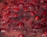 A picture of step 3 of Strawberry cream cheesecake glass shot.