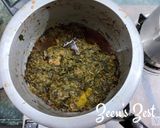 A picture of step 2 of Paalak Aloo Gosht.