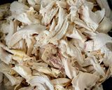 Foto del paso 2 de la receta: Tacos pibil de pollo al achiote con cebolla y cáscara de sandía encurtida