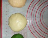 Hình bước làm 2 của món Bánh hoa sen ngàn lớp