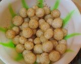 Foto langkah ke 5 dari resep Cimol tabur bon cabe anti meledak.