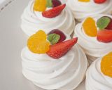 Foto langkah ke 6 dari resep Pavlova.