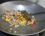 Foto langkah ke 2 dari resep Tumis sawi bakso.