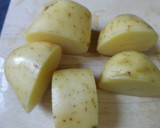 Foto del paso 1 de la receta: Cuñas de patatas al orégano
