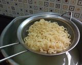 Foto langkah ke 1 dari resep Sosis Lilit Mie.