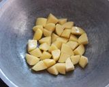 Foto langkah ke 2 dari resep Kentang Daging Kecap.