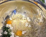 Foto del paso 2 de la receta: Chipá de papa, queso y verdeo 😋🥔🧀