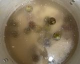 Hình bước làm 3 của món Canh chua tôm trái sấu rau muống