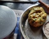 A picture of step 4 of Palak paratha (spinach paratha).