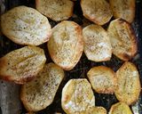 Foto del paso 5 de la receta Dorada al horno con patatas