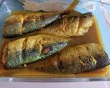 Foto langkah ke 3 dari resep Pesmol Ikan Kembung Bumbu Kuning.