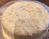 A picture of step 5 of White chocolate and fudge cake.