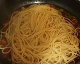 Foto del paso 6 de la receta: Spaghetti con anchoas y mini kumatos confitados