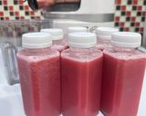 Foto langkah ke 2 dari resep Juice Strawberry Nanas Lemon.