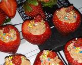 Strawberi berinti Kek Keju Coklat