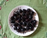 A picture of step 1 of Black Plum Jackfruit Salad.