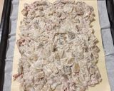 Foto del paso 5 de la receta: Empanada de setas, bacon y cebolla