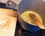Brokkolikrémleves recept fázis 2 fotója