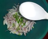 "পেঁয়াজি" বা "পেঁয়াজের পকুরি" (piyaji recipe in Bengali) রেসিপির ধাপ 2 ছবি