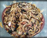 Foto del passaggio 2 della ricetta Composta di Cipolle di Breme all’Aceto Balsamico e Rum