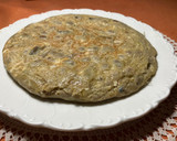 Foto del paso 10 de la receta: Tortilla de verduras de temporada: habas y alcachofas del mercado