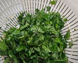 Hình bước làm 2 của món Canh gà lá giang