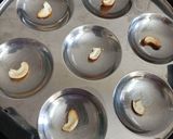 A picture of step 7 of Rava idli.