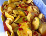 Foto langkah ke 5 dari resep Asinan mangga.