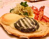 Hình bước làm 4 của món Chèvre Chaud - Bánh Mì Nướng Phô Mai Dê Hai Màu & Bacon