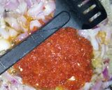 A picture of step 8 of Fried rice with salad.