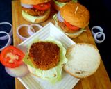 A picture of step 4 of Rajma patty burger.