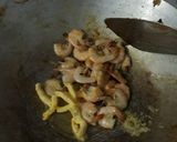 Foto langkah ke 2 dari resep Udang Goreng Mentega.