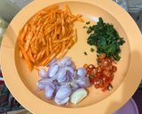 Foto langkah ke 2 dari resep Bihun Ayam Kecap.