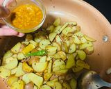 आलू की भुजिया (aloo ki bhujia recipe in Hindi) रेसिपी चरण 4 फोटो