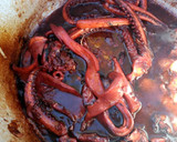 Foto del paso 3 de la receta: Pota negra al vino