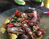 Foto langkah ke 6 dari resep Tumis Pindang Cabai Ijo.