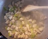 Tárkonyos csirkeragu leves recept fázis 1 fotója