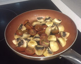 Foto del paso 3 de la receta: Champiñones salteados con tomates cherrys al brandy